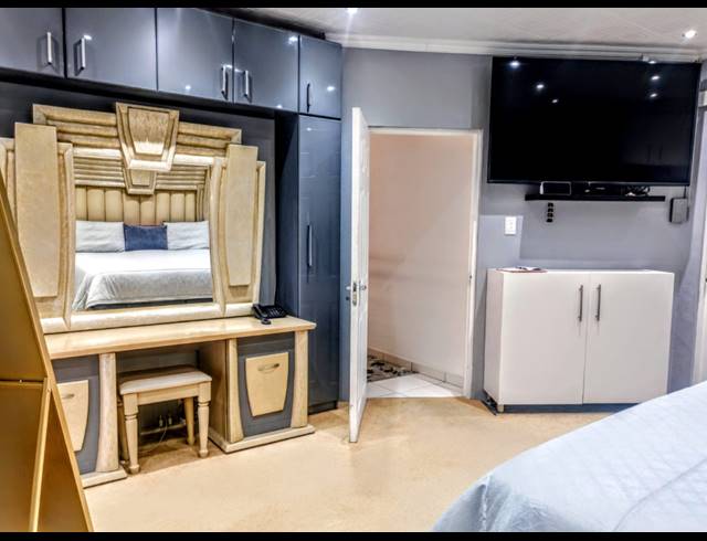 4 BEDROOM HOUSE FOR SALE IN ESCOMBE